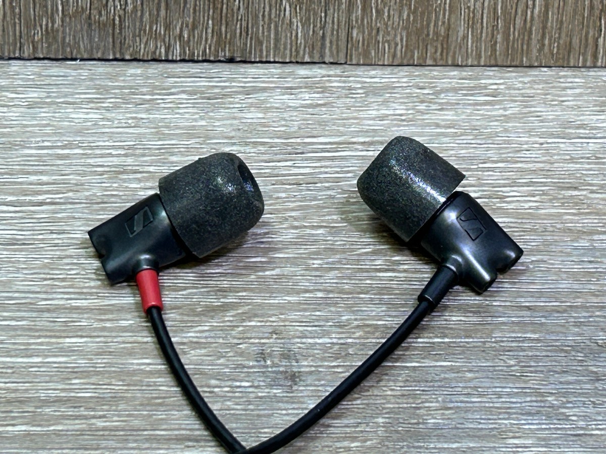 Sennheiser IE 800 S In-Ear Headphones Audiophile Reference Sennheiser IE 800 S In-Ear Headphones Audiophile Reference