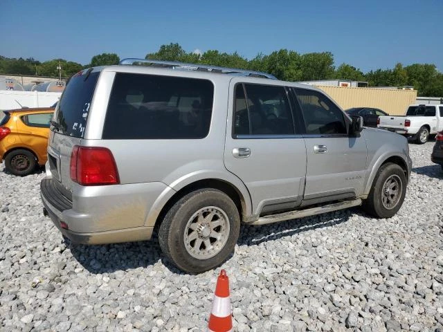 Conjunto de luz trasera izquierda usado se adapta a: Lincoln Navigator 2004 cuarto montado en panel Foto 4 de 4