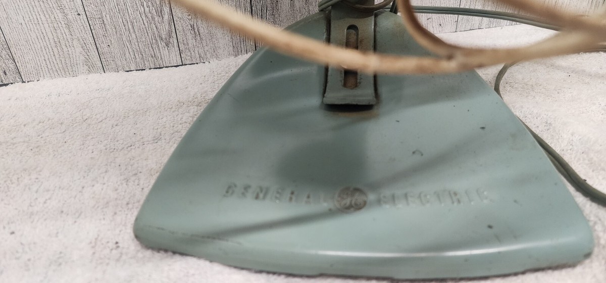 Vintage GE General Electric 2 Speed Oscillating Fan F15S125 Teal