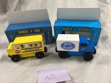 Wooden Mister Rogers Neighborhood Speedy Delivery Truck 2005 School Bus 2004 AQ