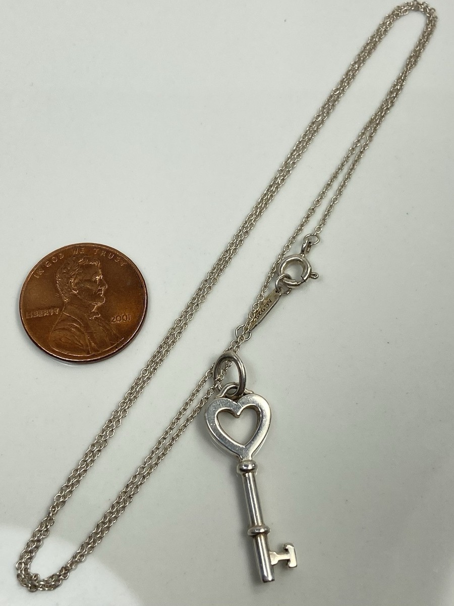 Tiffany & Co. ハート　キー　チャーム TIFFANY & CO 925 STERLING SILVER HEART KEY PENDANT 18