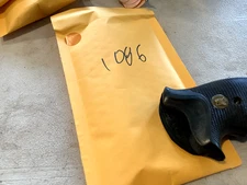 Pachmyer S&W K Frame Round Butt Gripper Grips No Screw 1086