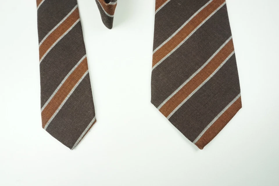 Kiton 棕色条纹 100% 羊毛七折领带 意大利制造 全新 — 第 3/4 张图片