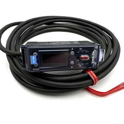 Keyence  FS-V1 / 8122513 Photoelectric Amplifier 12-24 VDC *New*
