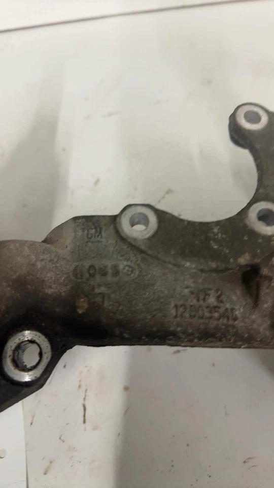 Chevrolet Uplander 2005-09 soporte radiador refrigerante tubo cruzado Foto 4 de 4