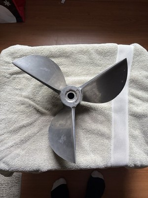 15X32p Cleaver Prop Propeller Mercury Fat Shaft 32P cleaver 32P 48-195530-32