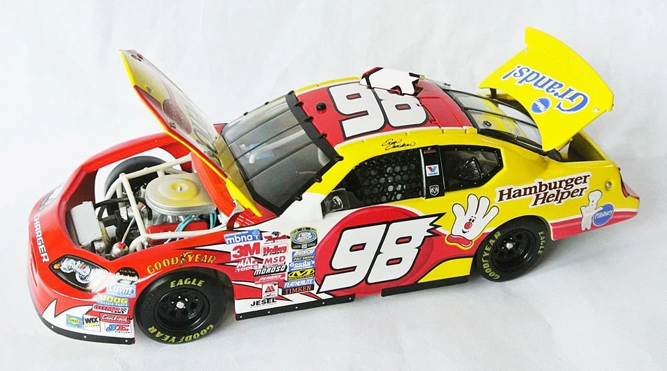 Nascar 2006 Dodge Stockcar #98 - Cheerios - Erin Crocker - 1:24 OVP - Bild 3 von 4