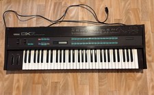 Yamaha DX7 Synthesizer mit JME SPX v1.6 Erwei...
