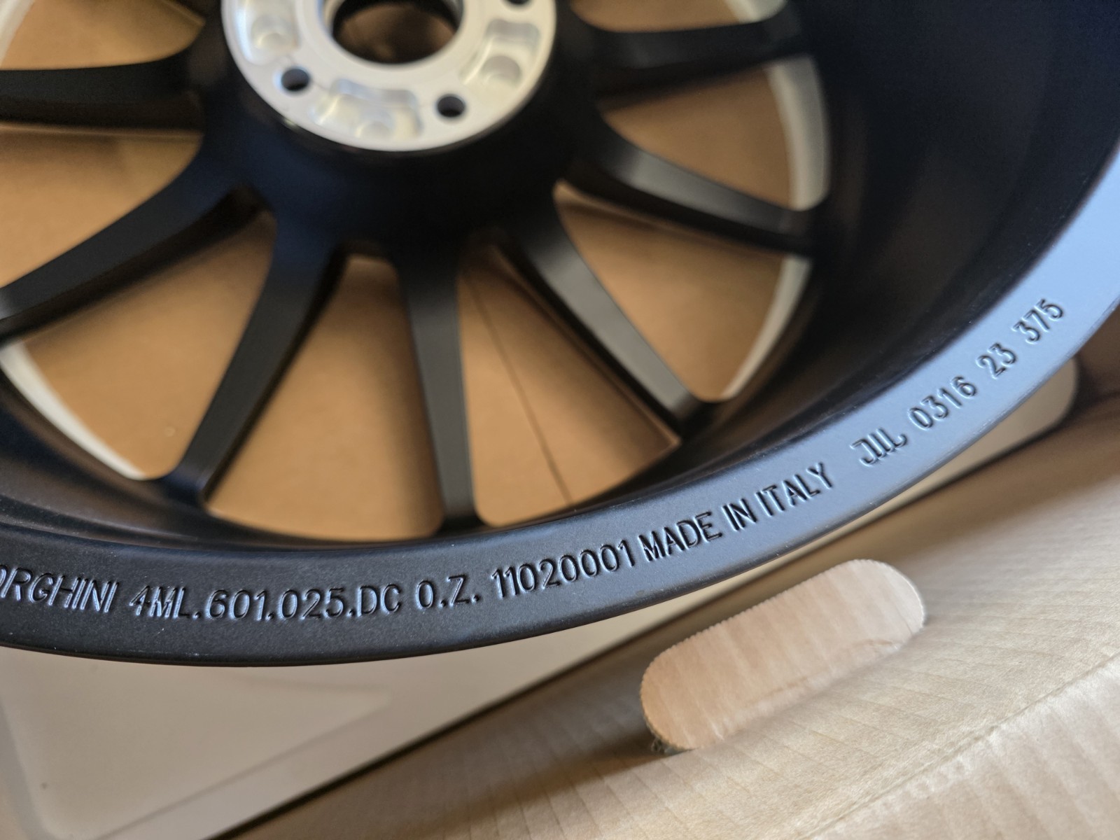 LAMBORGHINI URUS PENTEO FRONT RIM WHEEL OEM 4ML601025DC 10 X 23