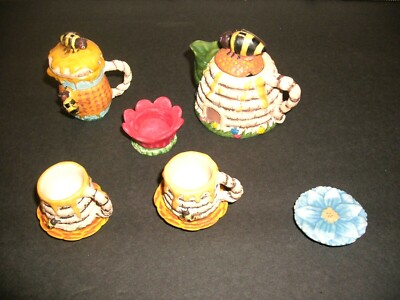 Bee Tea Set Child Size Unbranded
