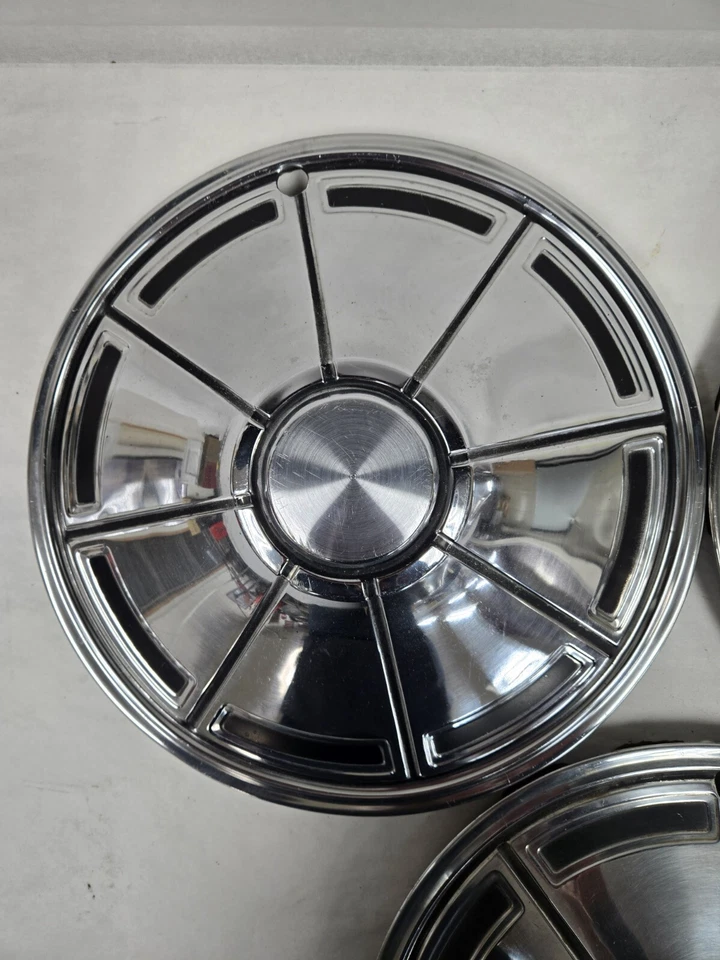 Juego de 3 tapacubos de acero inoxidable Plymouth Duster Valiant 1972-76 OEM Foto 4 de 4
