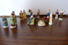 15 FÈVES "L'EPIPHANIE" SANTONS CRÈCHE PROVENÇALE / TB ETAT