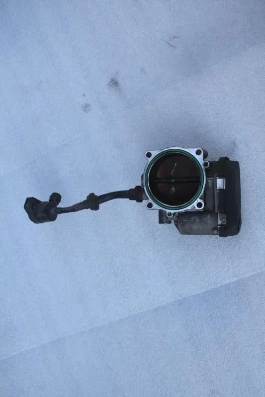 BMW 135i E88 2008 carrocería del acelerador Foto 4 de 4