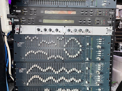 Ashly GQX-3102 Stereo 31-Band Graphic Equalizer with 45mm Faders