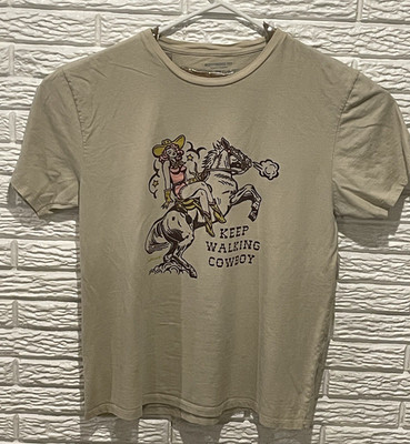 Ariat Women's Graphic T-Shirt ''Keep Walking Cowboy'' Sand/Tan XL Boyfriend Fit