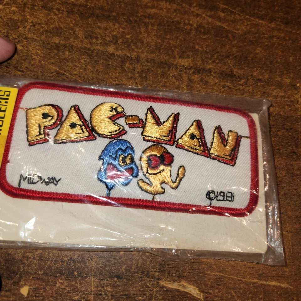 NEW NOS Vintage 1981 MIDWAY PAC-MAN Embroidered Patch in Original Package - Image 2 of 3