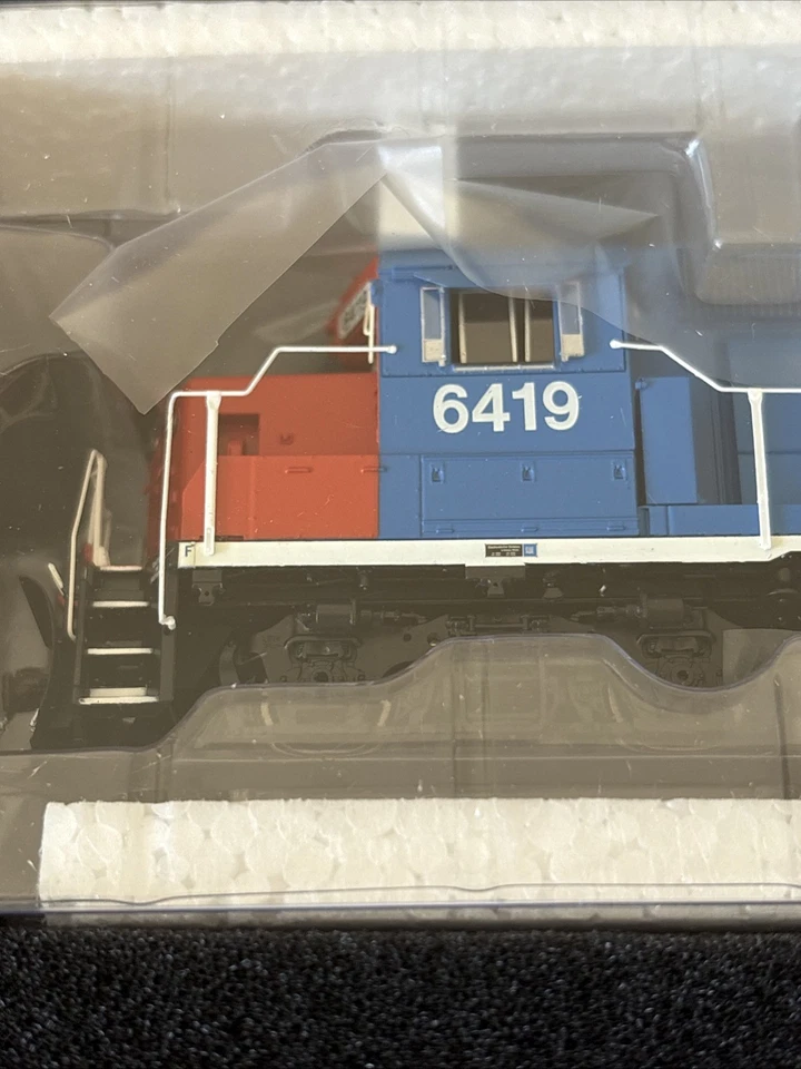 Athearn Genesis HO ATHG64588 M EMD GP40-2 Grand Trunk Western NIB 6419 - Image 4 of 4