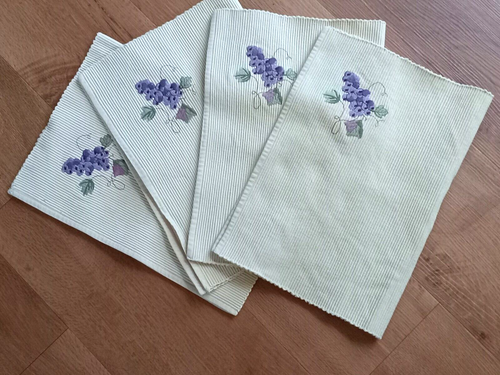 PLACMATS ~set 4 EMBROIDERED GRAPES CLUSTERS 20"X 13.5" 100% Cotton,Ridged - Picture 7 of 13