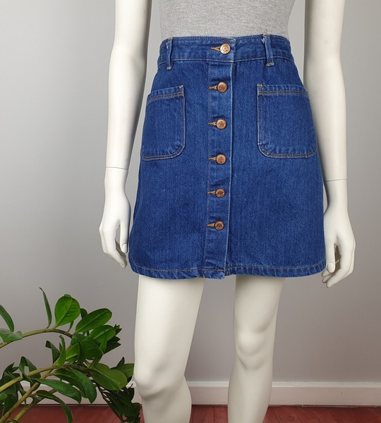 Pull & Bear Size M Jean Denim Skirt Blue Hip Pockets Button Front Women Casual