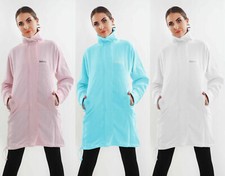 Lange Jacke mit Damen-Promi-inspiriertem Trichterausschnitt Vliesbank Stil