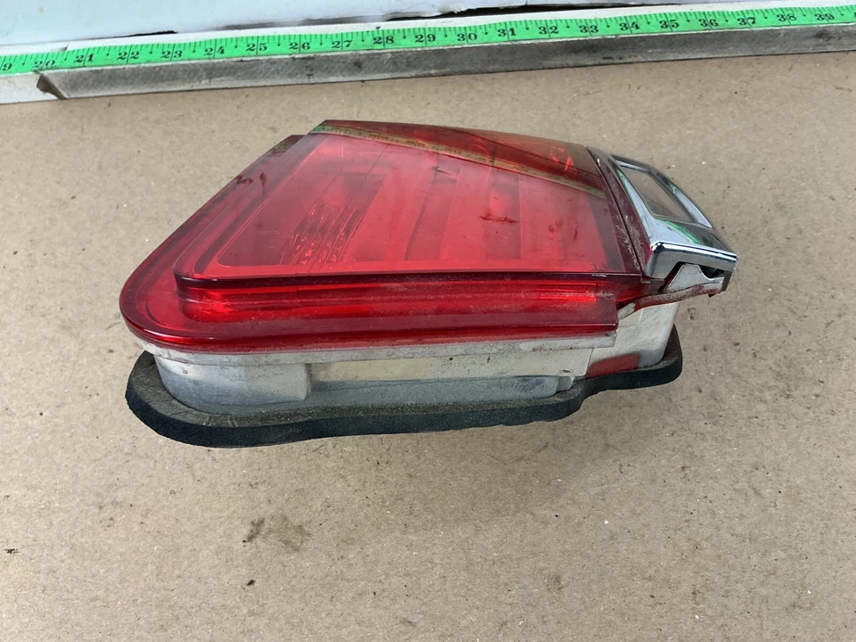 Luz trasera interior maletero izquierdo BMW 740i 740Li 750Li 760Li 2010-2012 7182205 OEM Foto 3 de 4