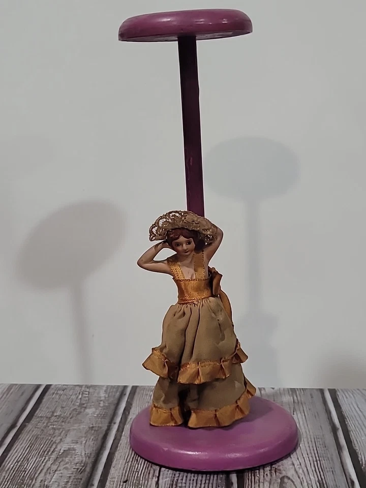 Sombrero de madera pintado a mano vintage soporte cuerpo completo dama muñeca trajes y sombrero Foto 4 de 4