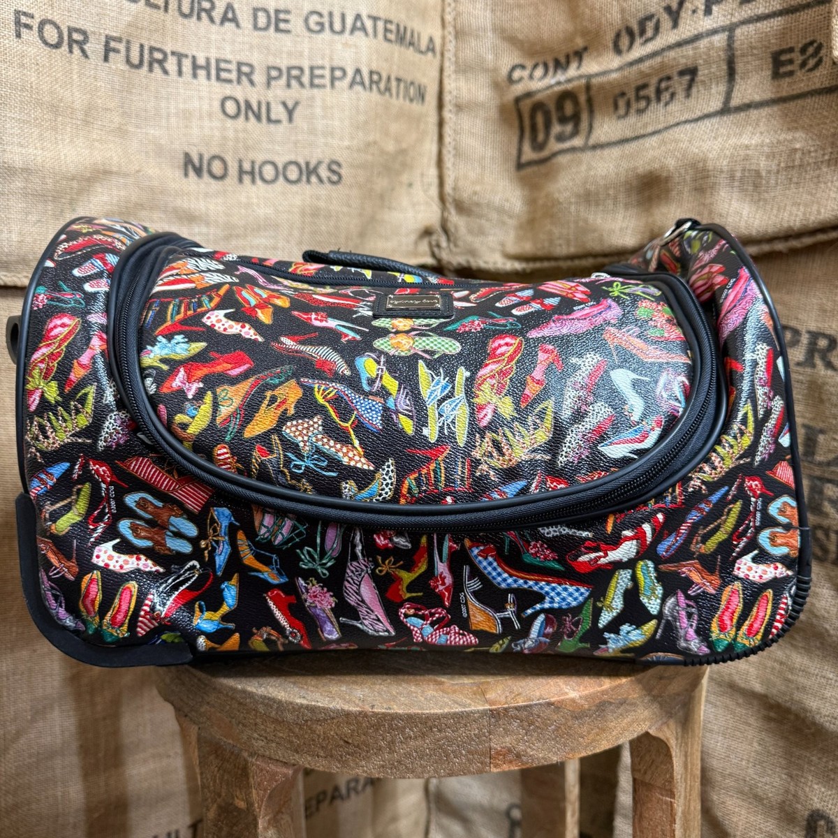 Louisdogカラフルスカル キャリーバッグ Sydney Love Stepping Out Rolling Duffel Bag Carry On Luggage