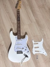 Guitare blanche Fender Player Stratocaster