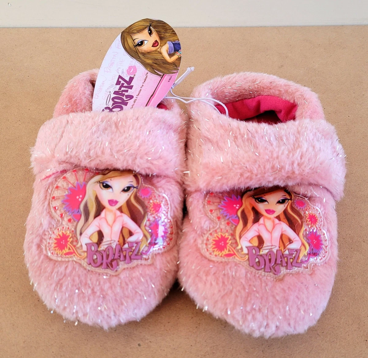Kids hotsell velcro slippers