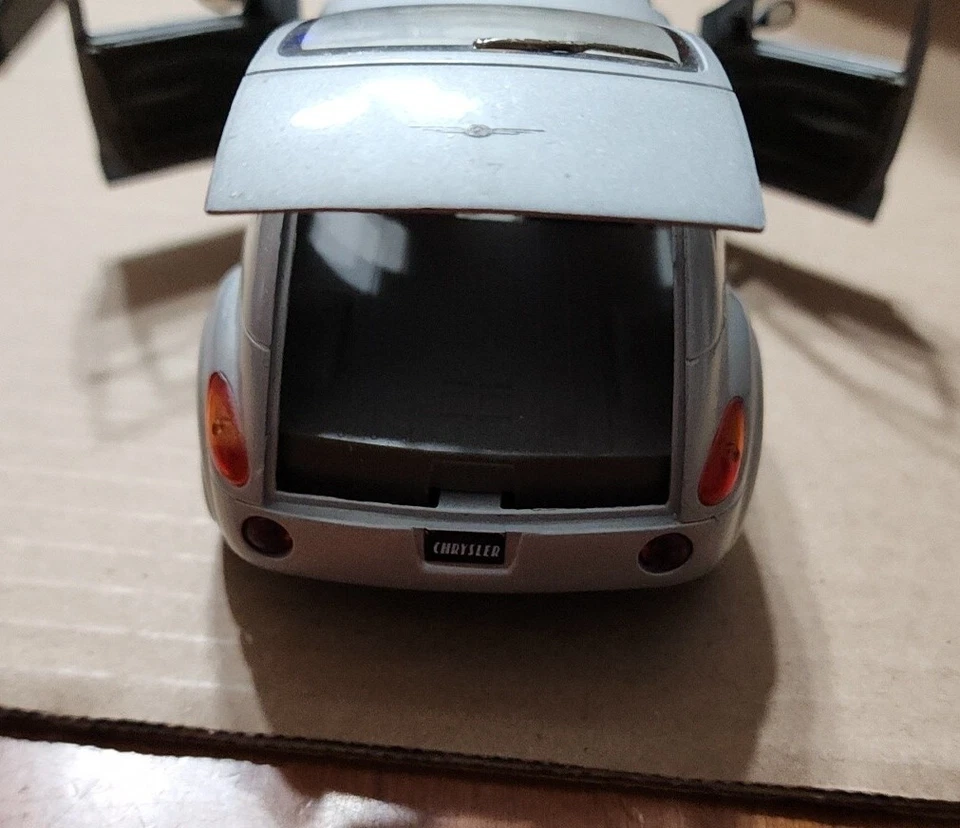 Boley Corp 1:24 Diecast 2001 Daimler PT Cruiser pre owned READ, Canadian Seller - Image 3 of 4