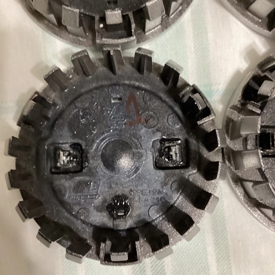 2002 - 2014 Nissan Frontier Pathfinder Xterra OEM tampa central 40342-EA210 2-3/4”OD - Imagem 4 de 4