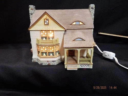 Vtg Dept 56 Season's Bay-The Inglenook Cottage-Christmas Village House-1998-C104