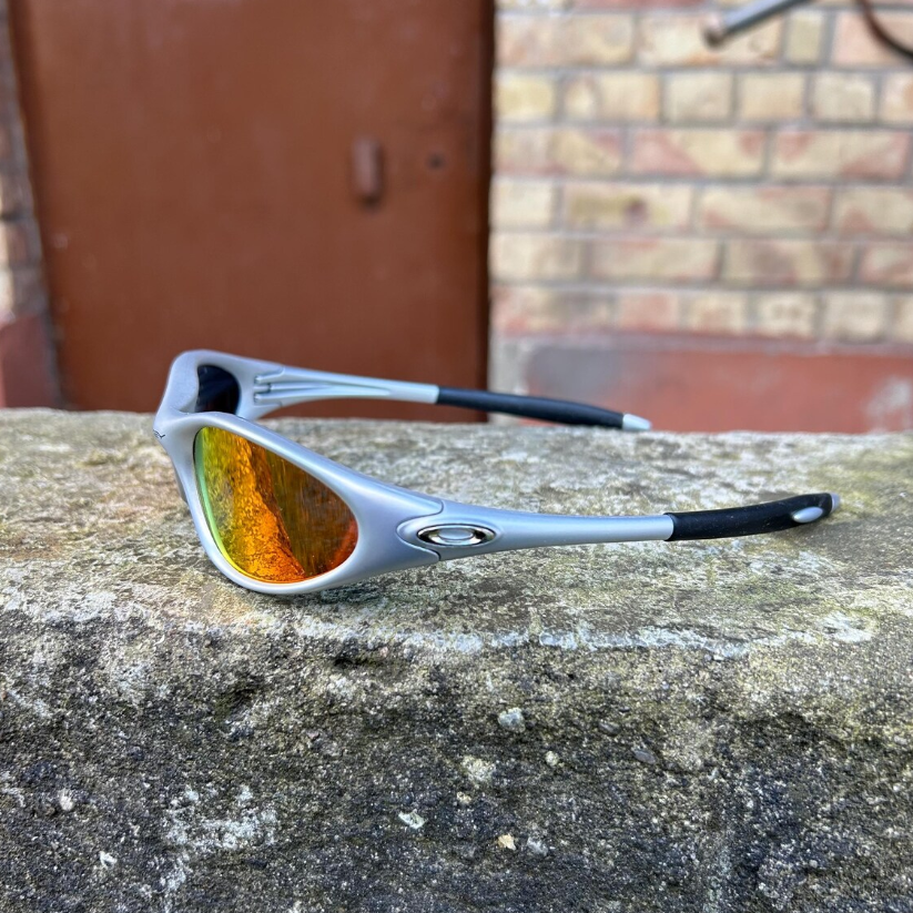 Vintage Oakley Minute Sunglasses Sliver Frame Red Lenses Y2K