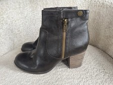 Crown Vintage Womens 11M Brown Block Heel Ankle Booties Side Zip EUC