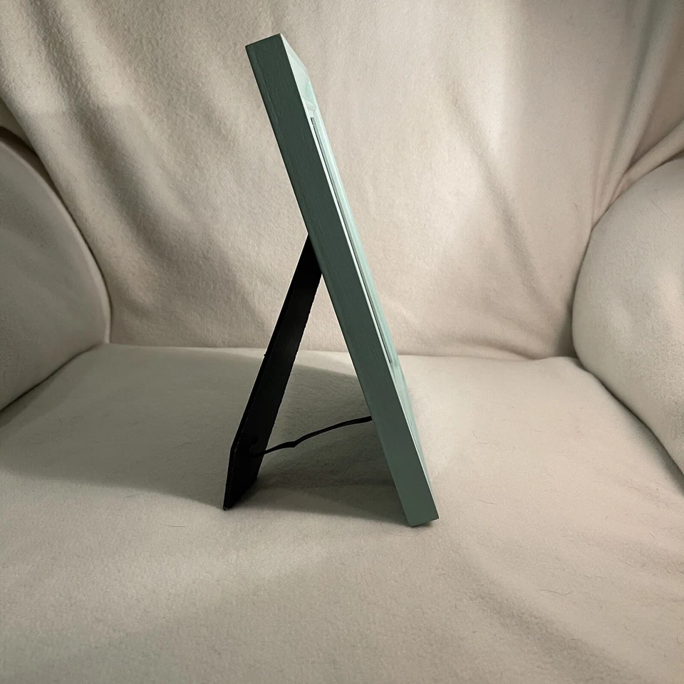 "Marco de madera Broyhill verde pastel con estera beige colgante o soporte 4x6"" con" Foto 4 de 4