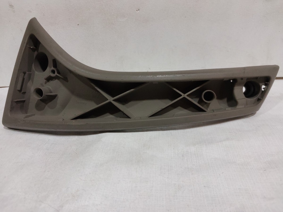 2005 to 2009 Volvo S60 V70 XC70 Door Pull Handle RH Passenger Side