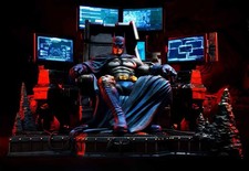 Prime 1 Studio Batman Tactical Throne - Deluxe Bonus Version - Image 2