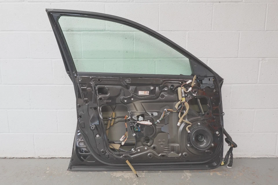 2013-2018 NISSAN ALTIMA LEFT SIDE FRONT DOOR SEMI-COMPLETE (OEM) Foto 2 de 4