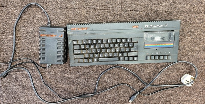 VINTAGE Sinclair ZX Spectrum 128k Plus 2 +2  Computer powers on UNTESTED FURTHER
