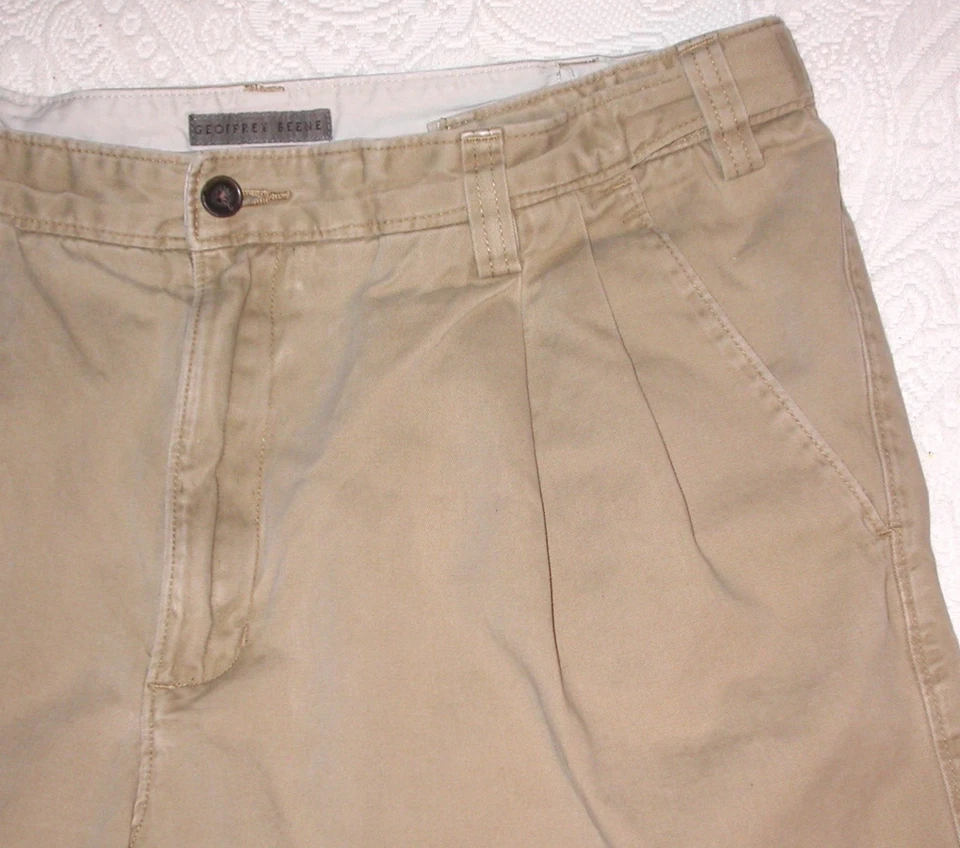 Geoffrey Beene Mens Extender Shorts Sz 34 Adjust to Fit Larger Khaki Pleated - Image 2 of 4