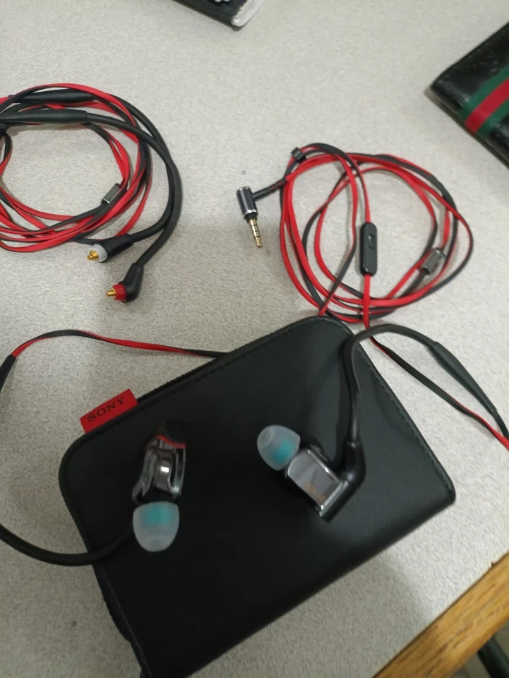 Sony XBA-H3 In-Ear Headphones Black/Red - Image 3 of 4