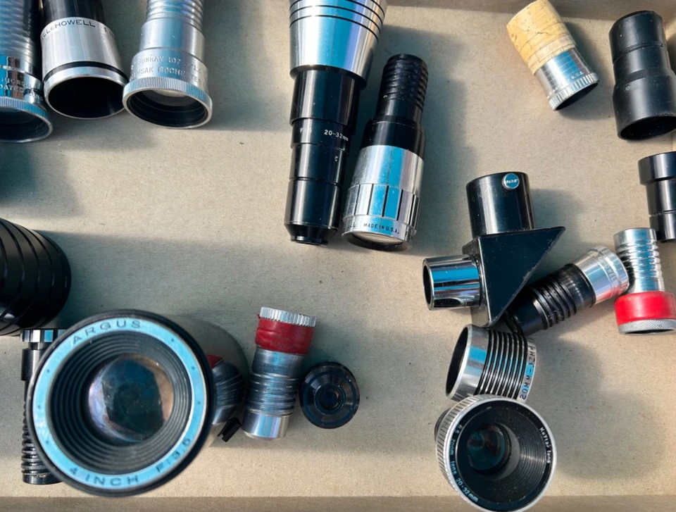 Lot of 29 Various untested Vintage projector, camera and optical lenses - Image 3 of 4