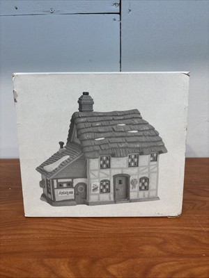 Dept 56 Dickens Village Collection - Mr & Mrs Pickle Working Lights 5824-6 CV JD