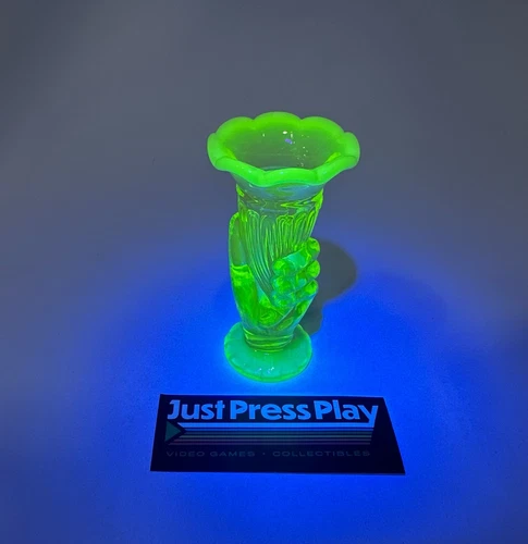 Vintage Fenton Topaz Opalescent Vaseline Uranium Glass Hand Vase | Glows