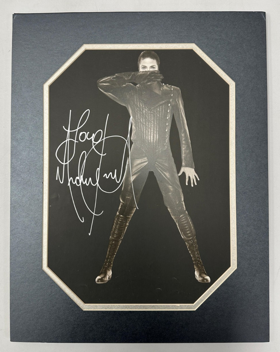 S*a様 貴重　Michael Jackson直筆サイン保証書付き Michael Jackson Signed Poster Matted Frame 15x13 Inscribed Love