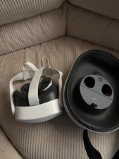 Meta Quest 3S 128GB All-in-One Virtual Reality Gaming Headset