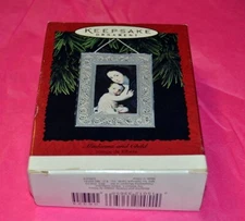 HALLMARK KEEPSAKE ORNAMENT ~ MADONNA AND CHILD ~ 1996 *NRFB