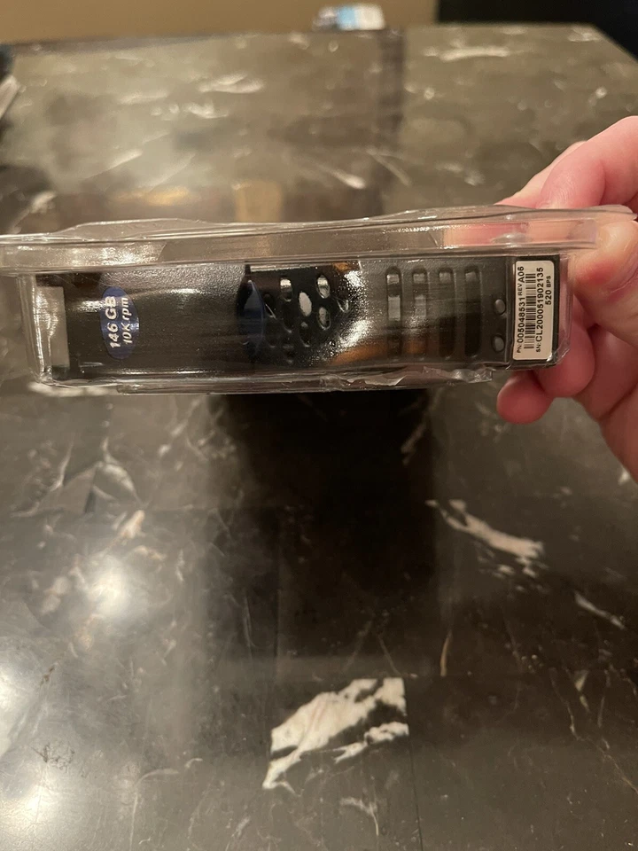 SEAGATE 146GB 10K.7  CHEETAH 10K.7 ST3146707FCV FC-AL Fibre Channel With Tray - Image 2 of 4