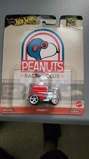 NEW Hot Wheels Premium Pop Culture PEANUTS SNOOPY RACING CLUB HVJ42 1:64 Scale
