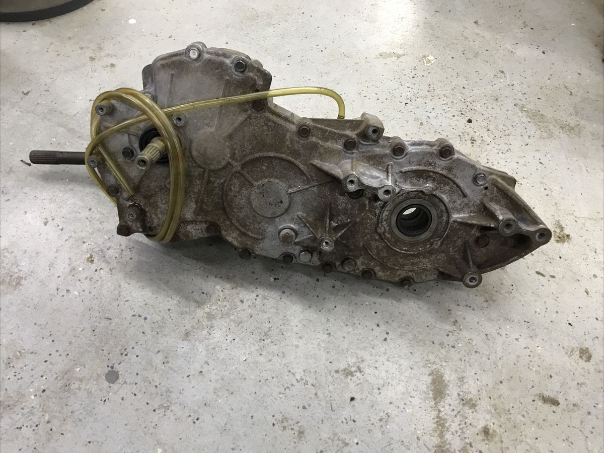 2004-2005 Polaris Sportsman 400 500 Transmission Gearcase Tranny